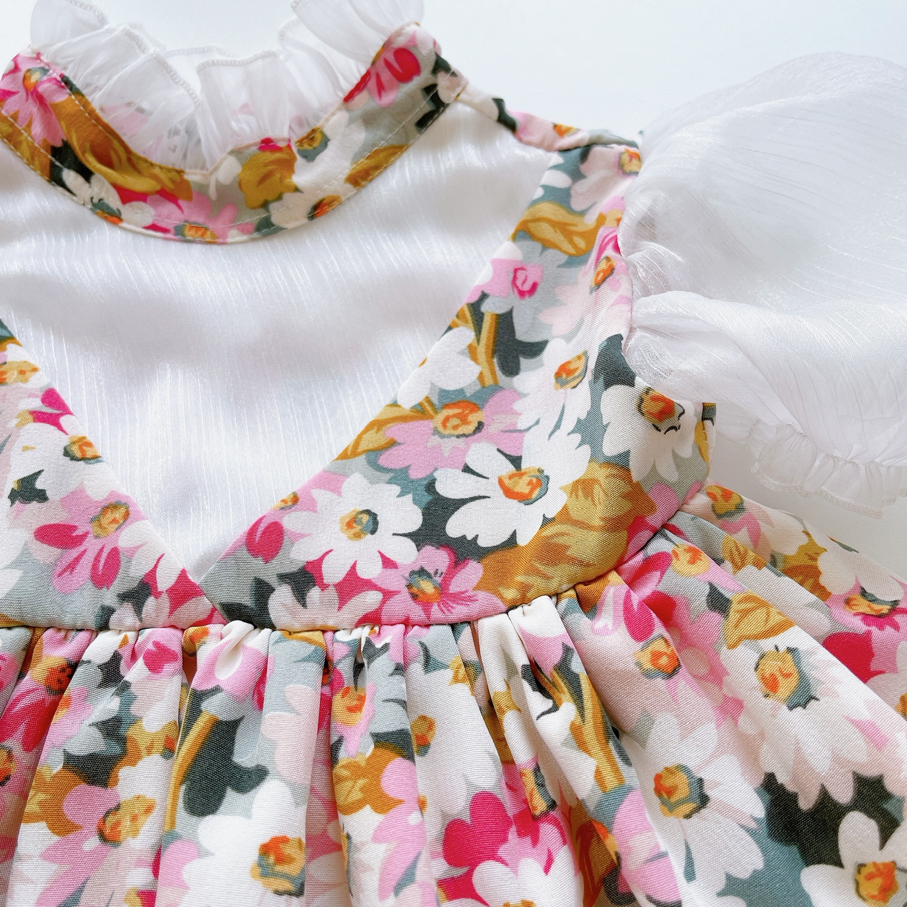 Váy Lụa Hoa Tay Ngắn Bé Gái 3 Đến 28kg Chất Lụa Phối Tơ Xước Ánh Nhũ [V029
