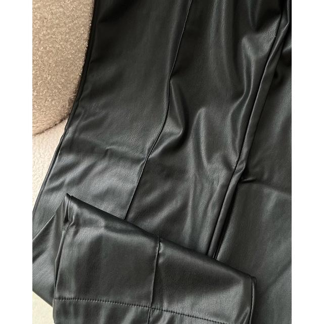 Áo croptop cột eo sexy phối dây xích - Quần da ống suông rộng