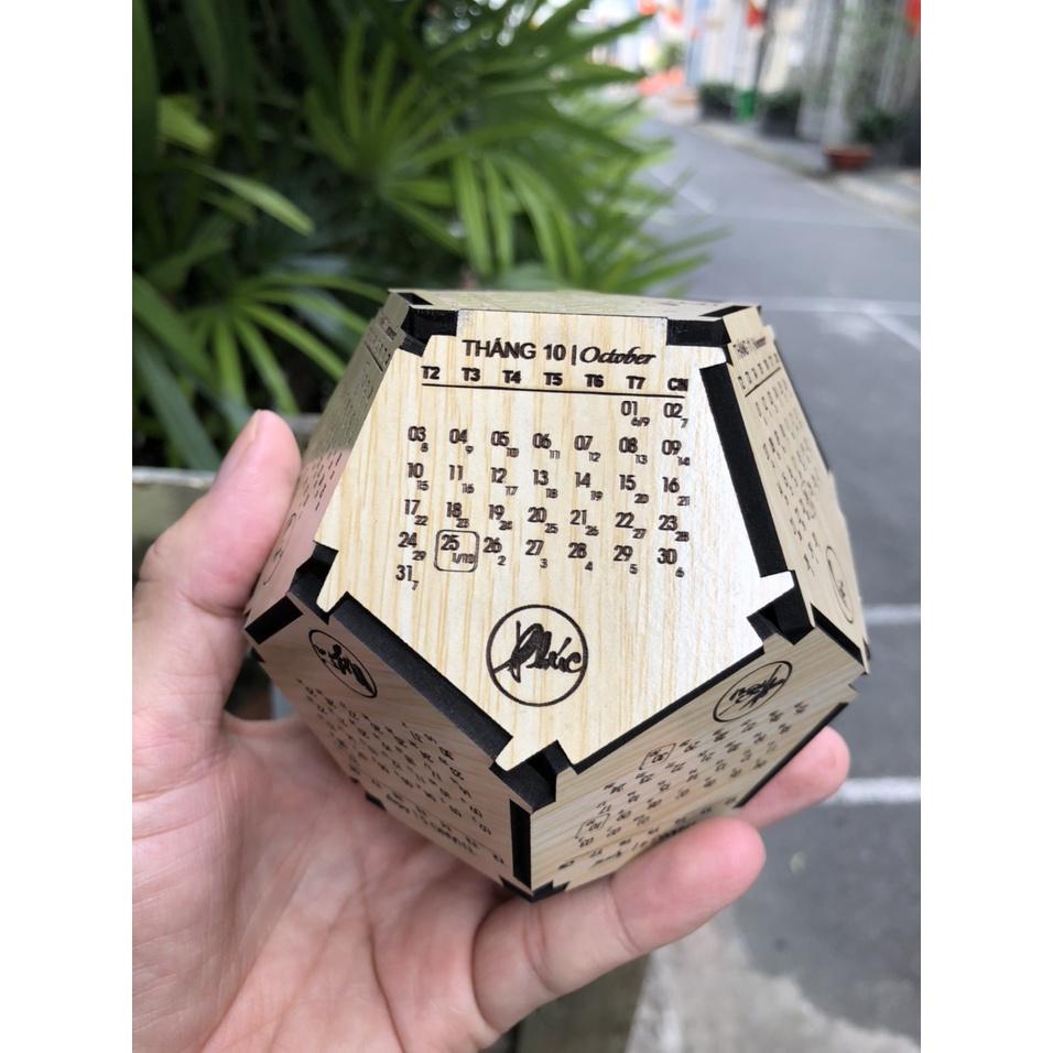 Trái Lịch Ngũ Giác - 12 Tháng Thư Pháp