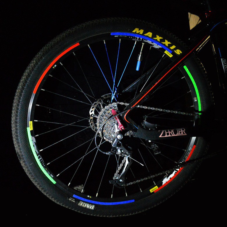 Hình ảnh Miếng dán phản quang cho vành xe đạp – Dán niềng xe đạp ban đêm