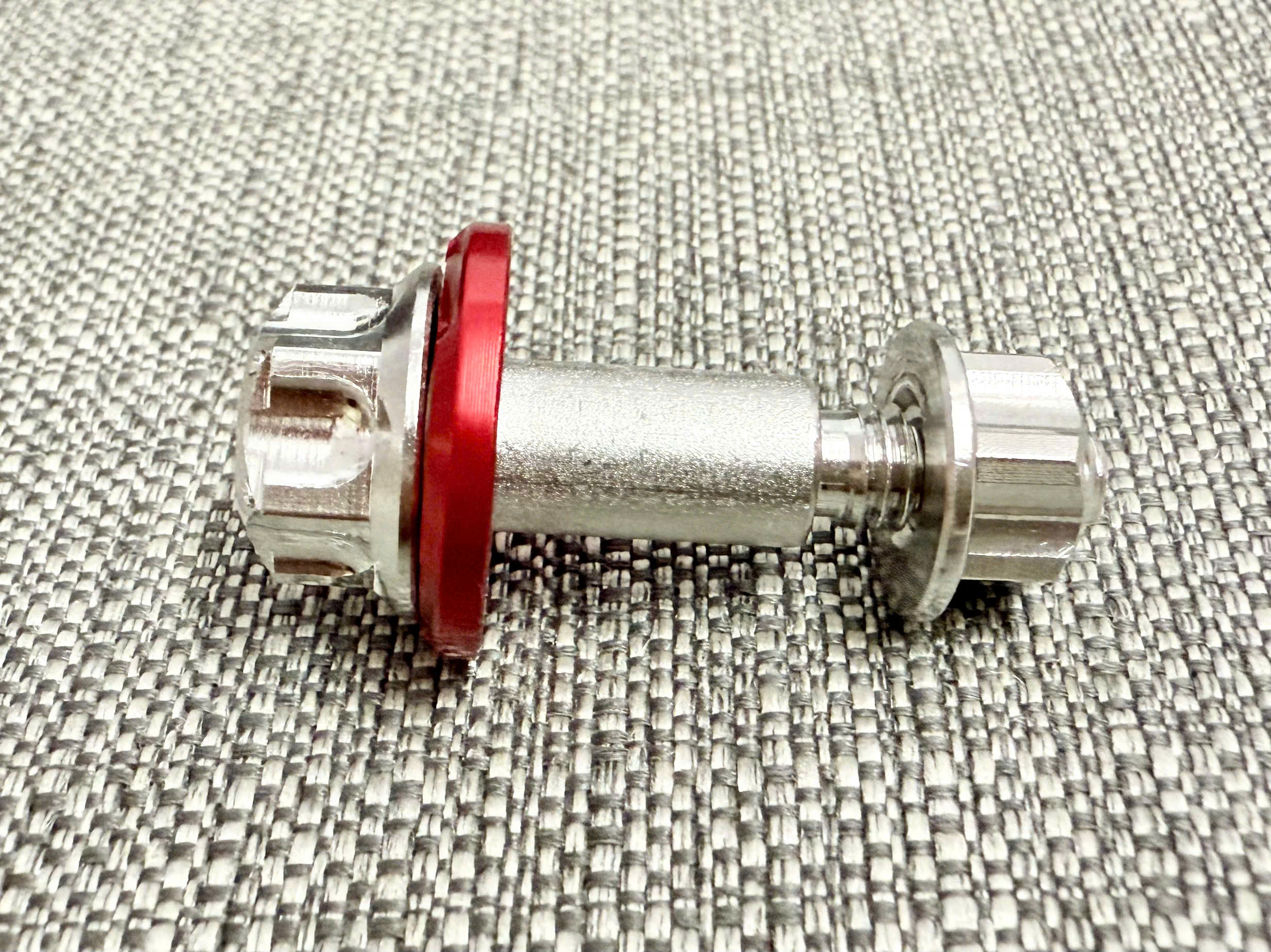 Ốc tay thắng đĩa kiểu SALAYA kèm tán hở 6li và long đền đỏ kitaco gắn Tay Thắng Đĩa xe máy Sirius,Exciter,Winner,Pcx