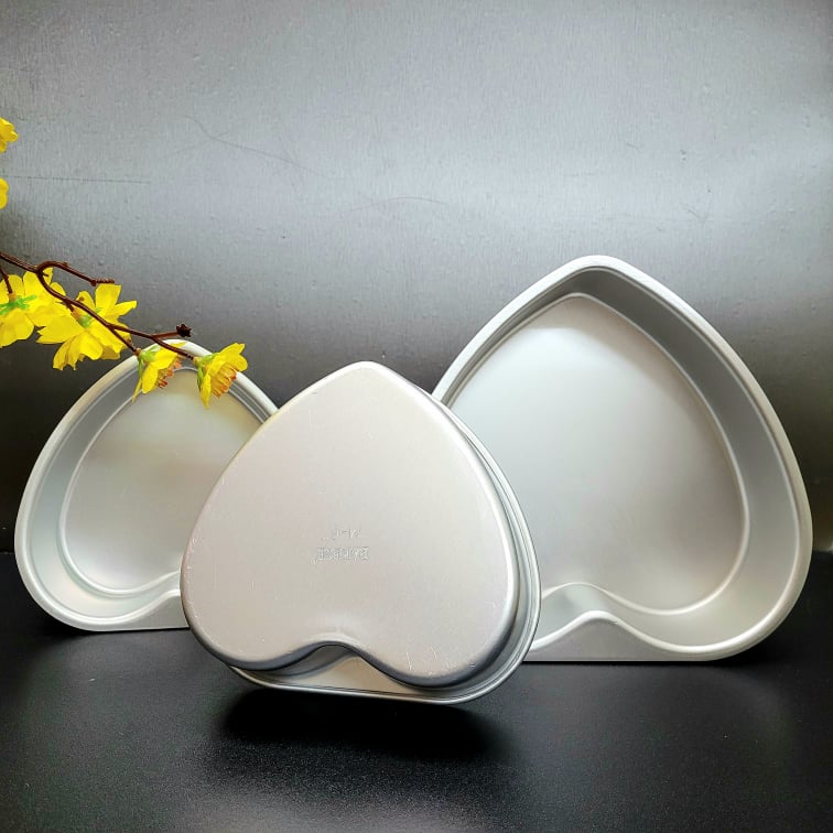 Khuôn Bánh Nhôm Đúc Cao Cấp - Hình Trái Tim 20/ 15cm. Khuôn bánh Bông lan, Rau câu Banh Trung Thu. Khuôn ép bằng tay. Đồ Gia Dụng nhà bếp pha chế làm bánh nguyên liệu