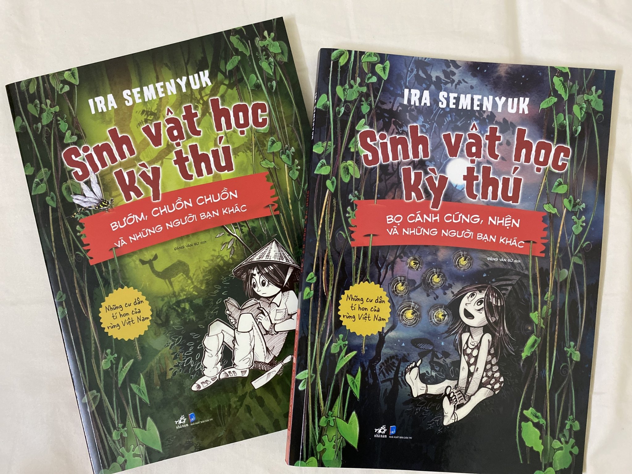 Combo 02 cuốn Sinh vật học kỳ thú - bọ cánh cứng, nhện, và những người bạn khác; Bướm, chuồn chuồn và những người bạn khác