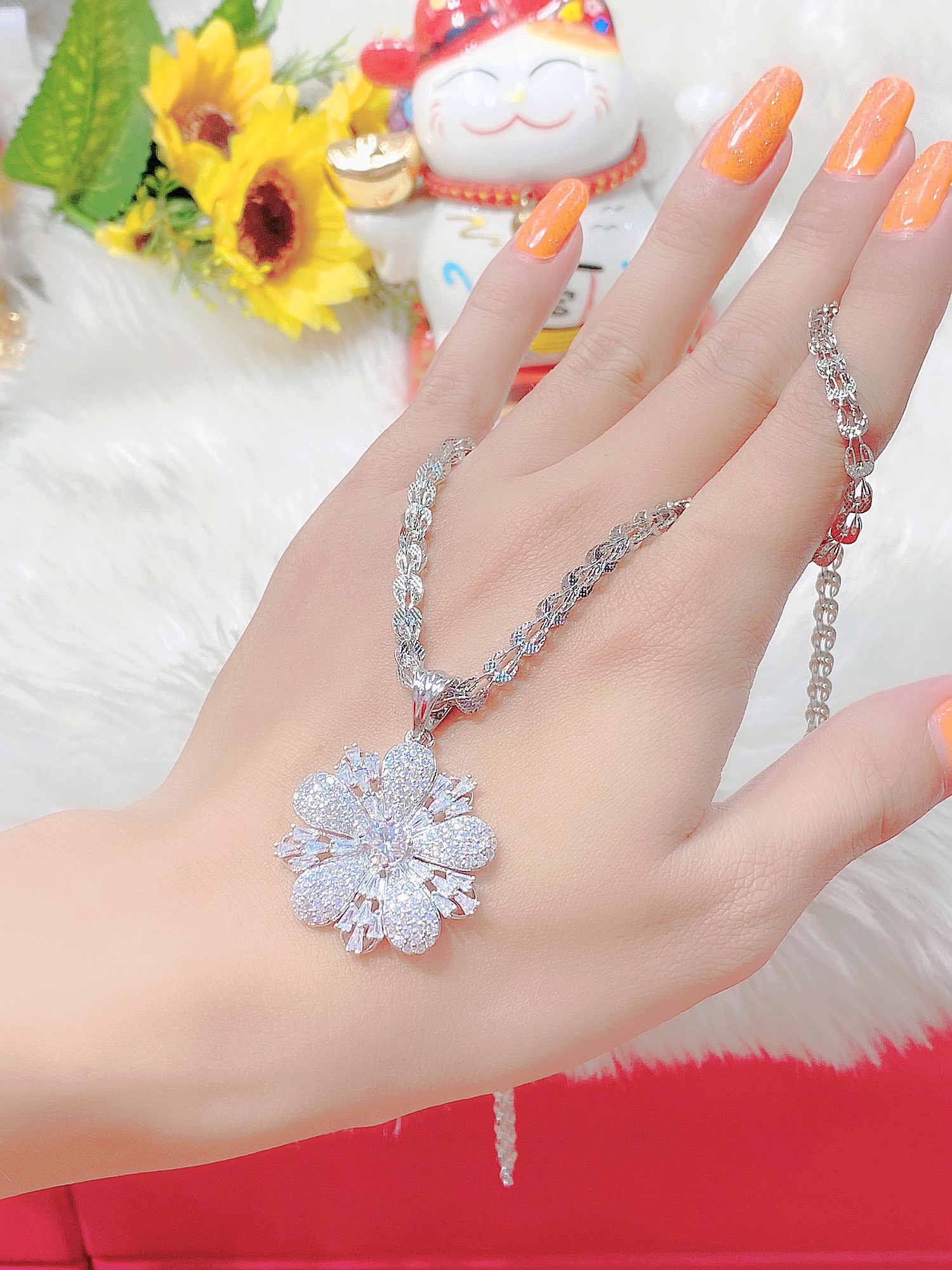 Dây chuyền mặt hoa mạ bạch kim cao cấp H820
