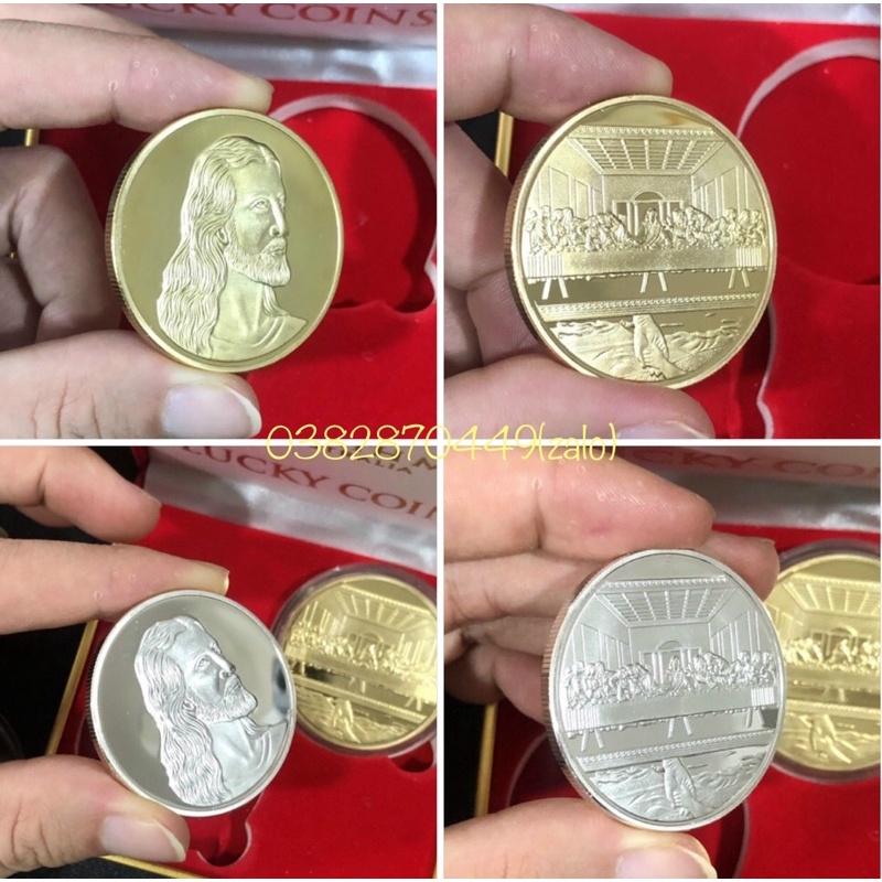 Bộ Quà Tặng Hộp Đồng Xu In Hình Chúa Giesu Mạ Vàng Và Mạ Bạc