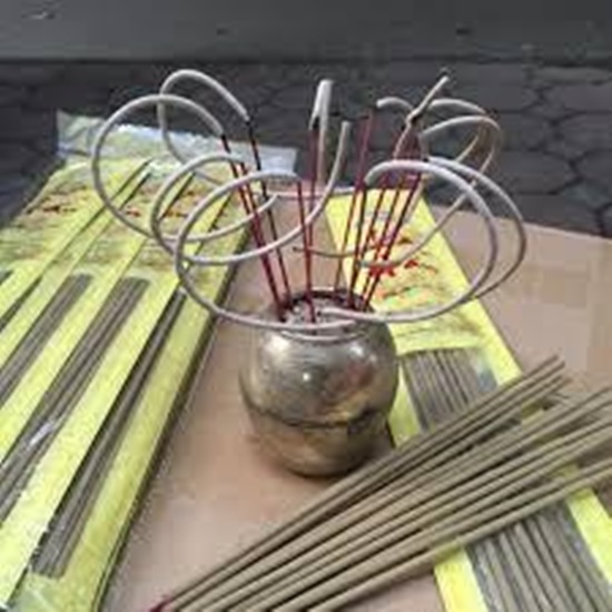 Nhang thẻ trầm cuộn tàn 30 nén thơm La Hán(hạt chống ẩm)