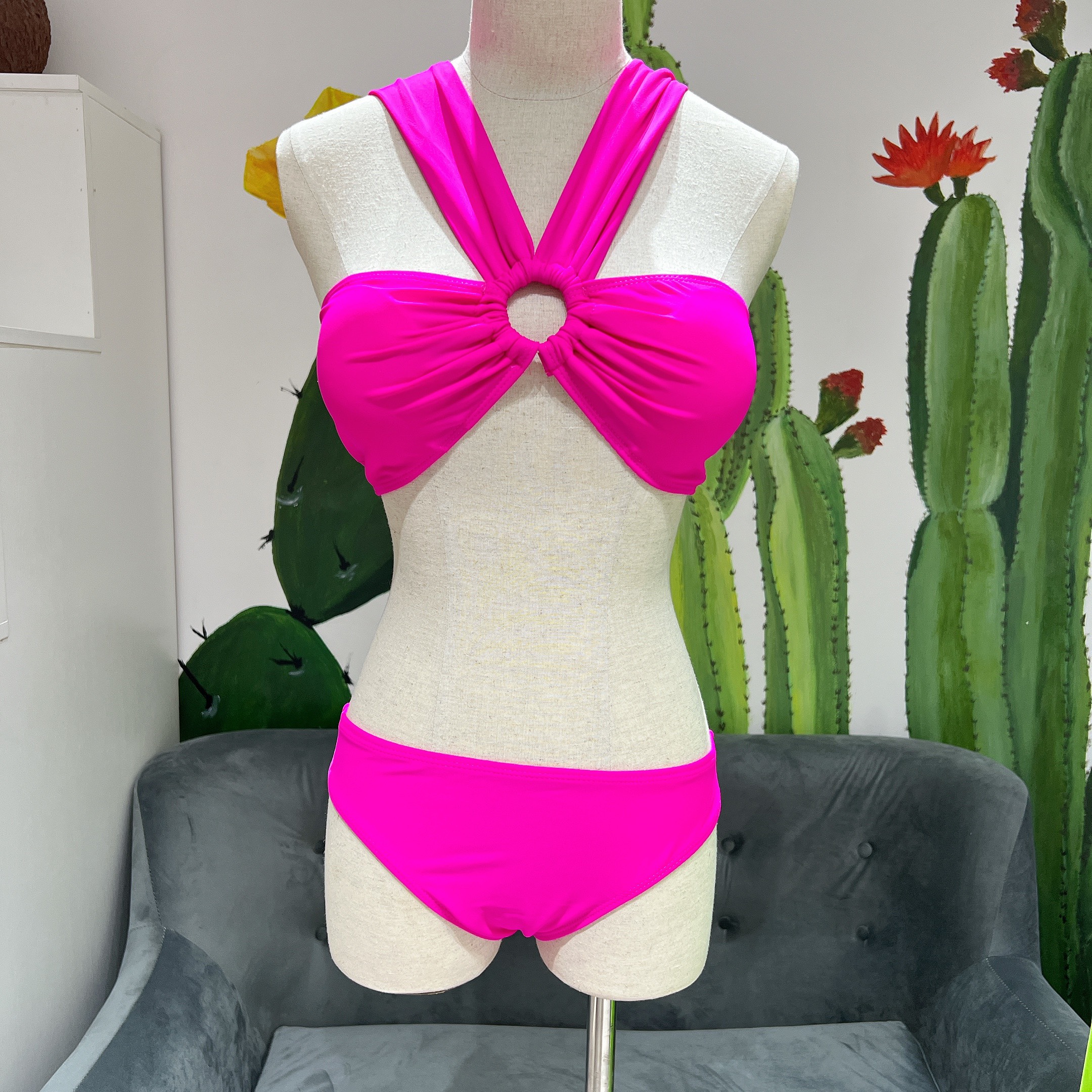Set Bikini 3 Mảnh Kèm Choàng Hồng Ngọt Ngào BKN863