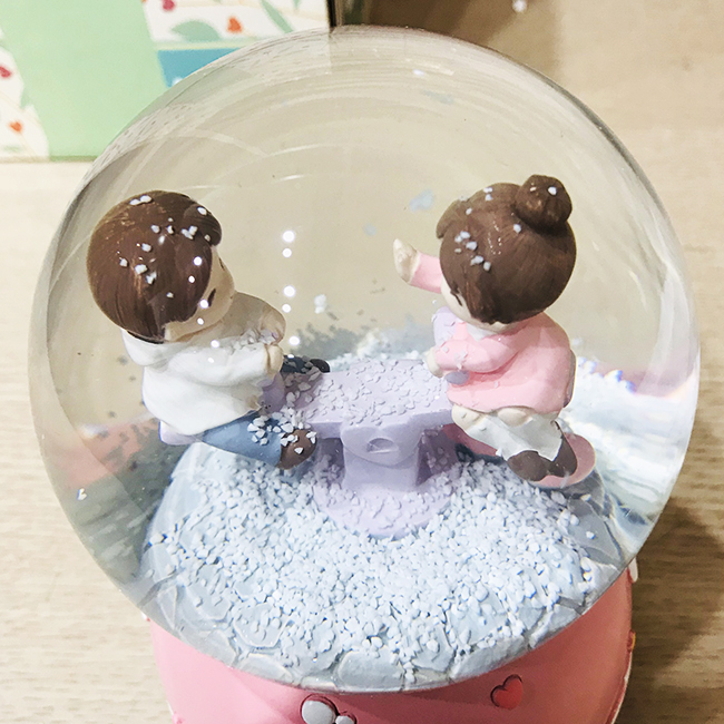 Hộp nhạc quả cầu tuyết bập bênh 