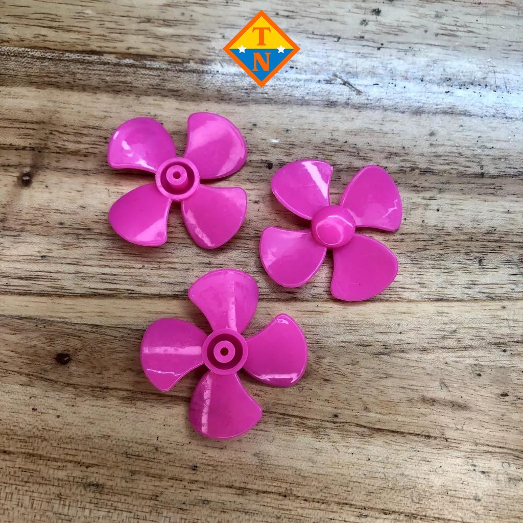 Cánh quạt nhựa mini 4 cánh, trục 2mm màu ngẫu nhiên