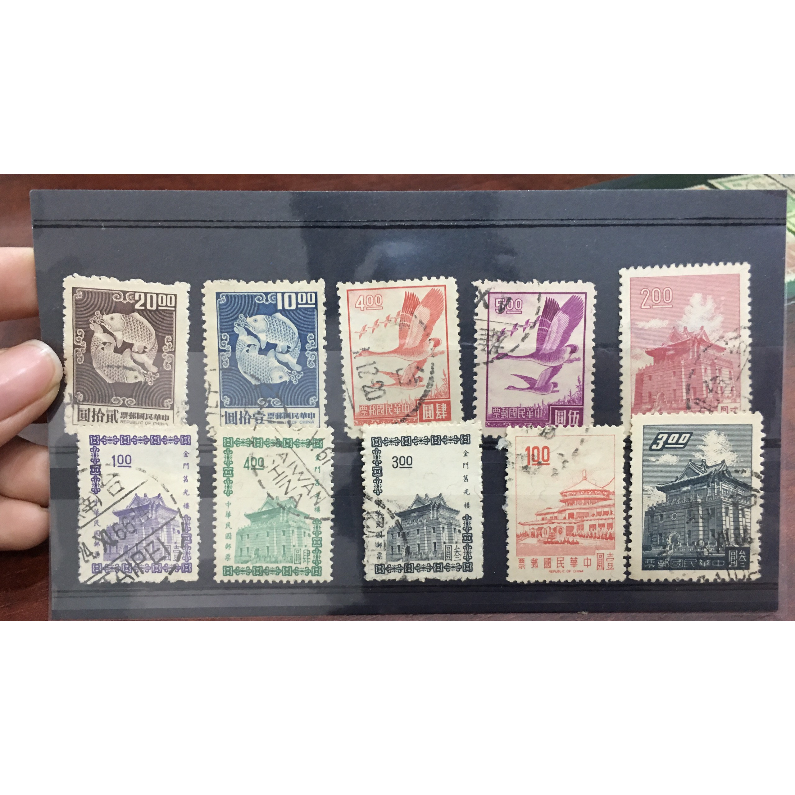 Bộ Tem Sưu Tầm Đài Loan Xưa - 10 Con Stamps + Tặng Kèm Folder Đựng Tem