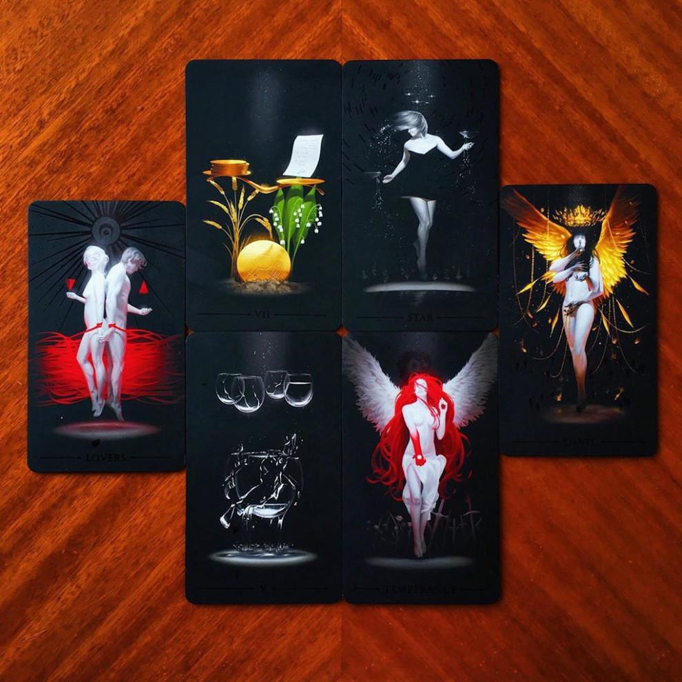 Bài True Black Tarot