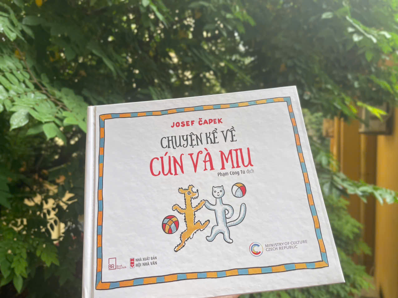 Sách Chuyện Kể Cún Và Miu