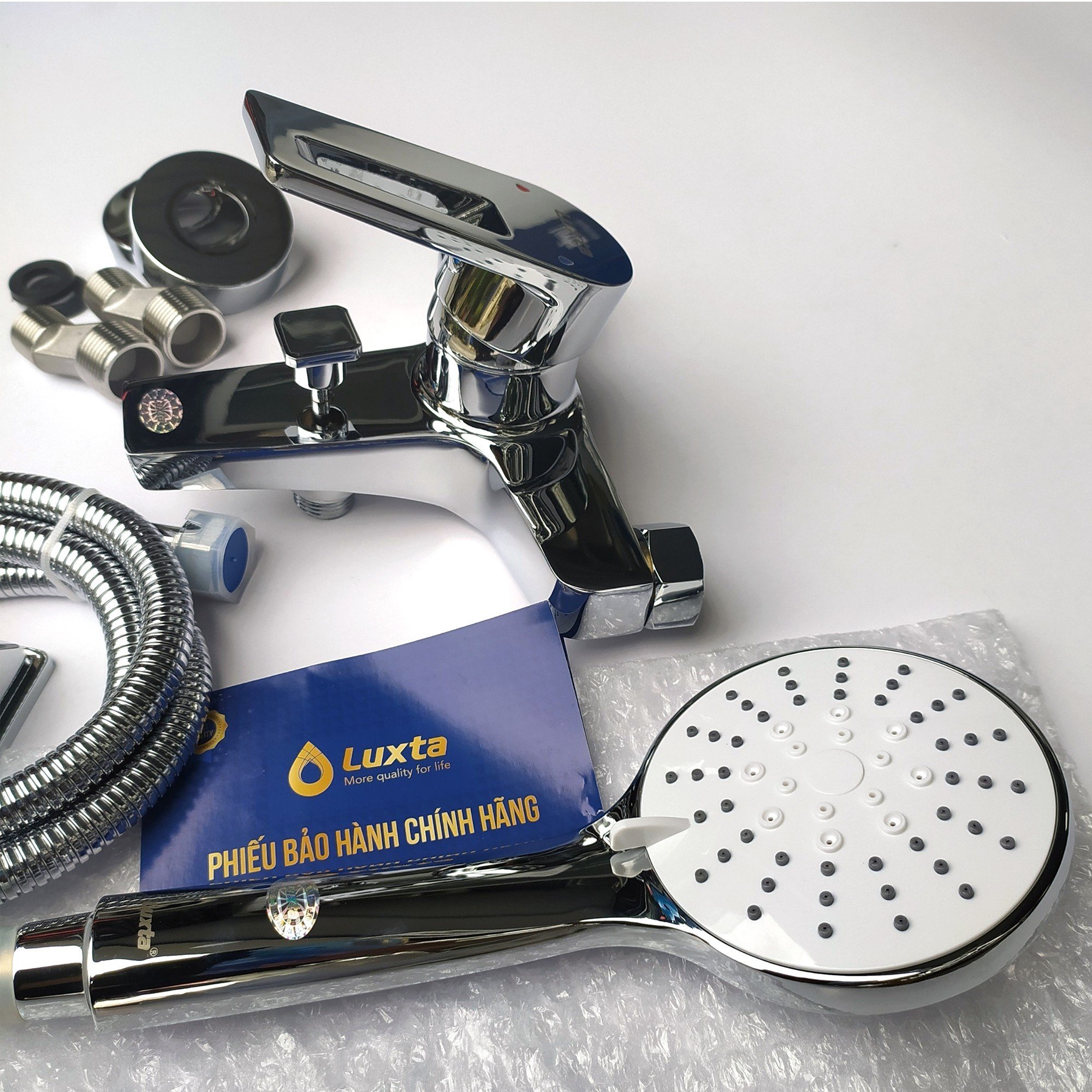Vòi Sen Tắm Đồng Thau Mạ Crome Nóng Lạnh LUXTA L2226SX5 Tay Sen Tắm TX22 điều chỉnh 3 chế độ