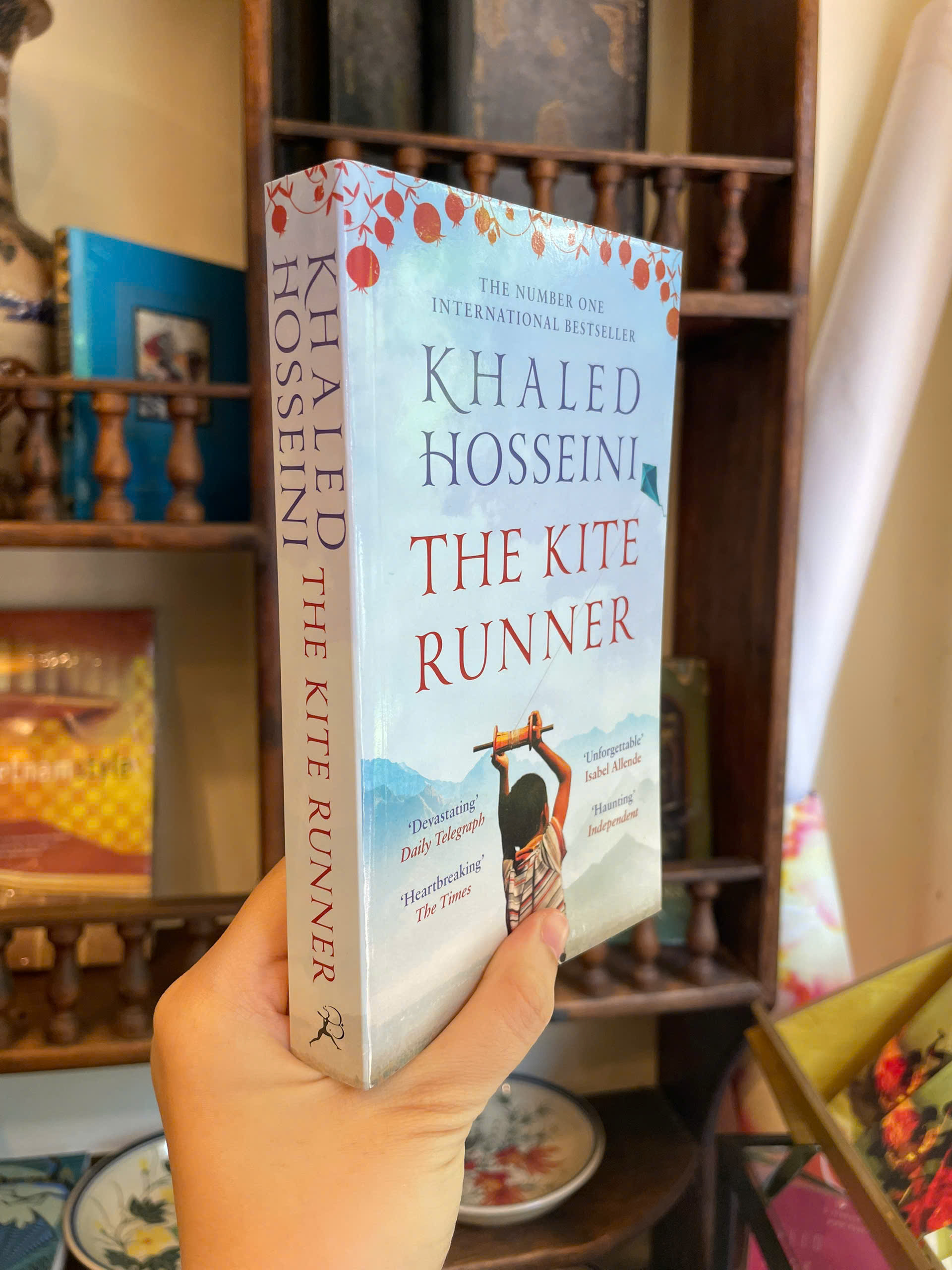 Sách - The Kite Runner by Khaled Hosseini - Fiction/Classics book in English - Sách Ngoại Văn