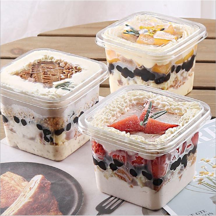 Hộp nhựa vuông đựng bánh tiramisu/mousse (set 10 hộp)