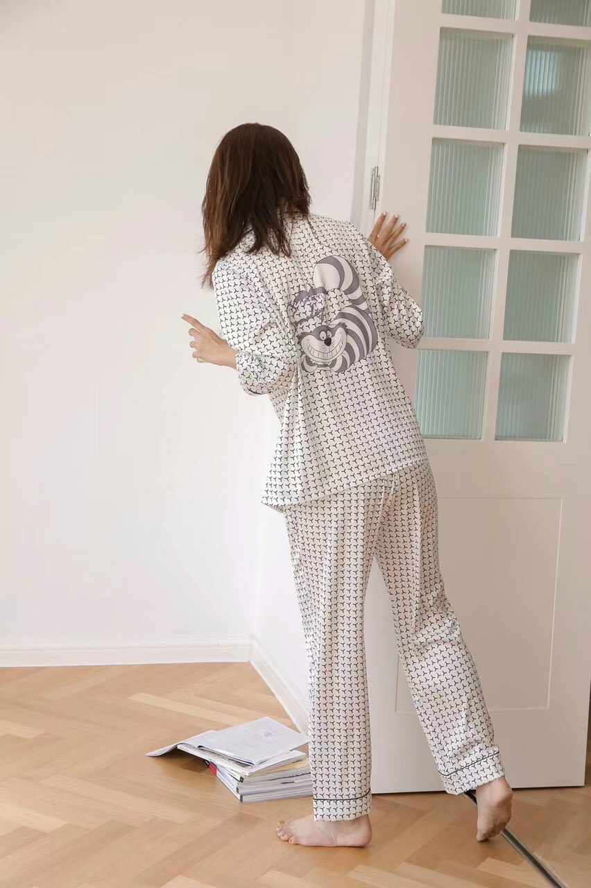 BỘ PYJAMA LỤA DÀI TAYTÚI IN CHỮ SOMEDAY