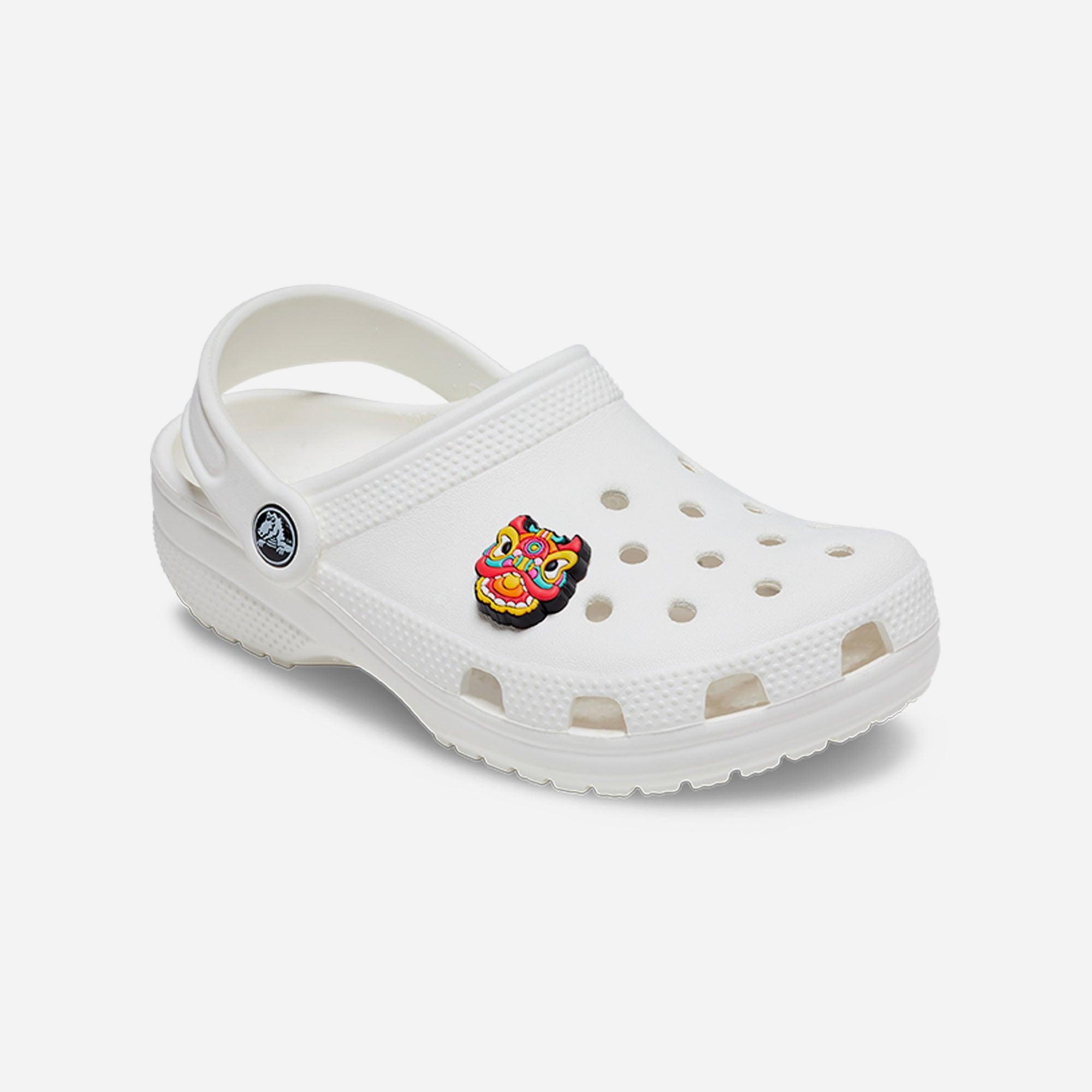 Huy hiệu jibbitz unisex Crocs Lion Dance - 10010691