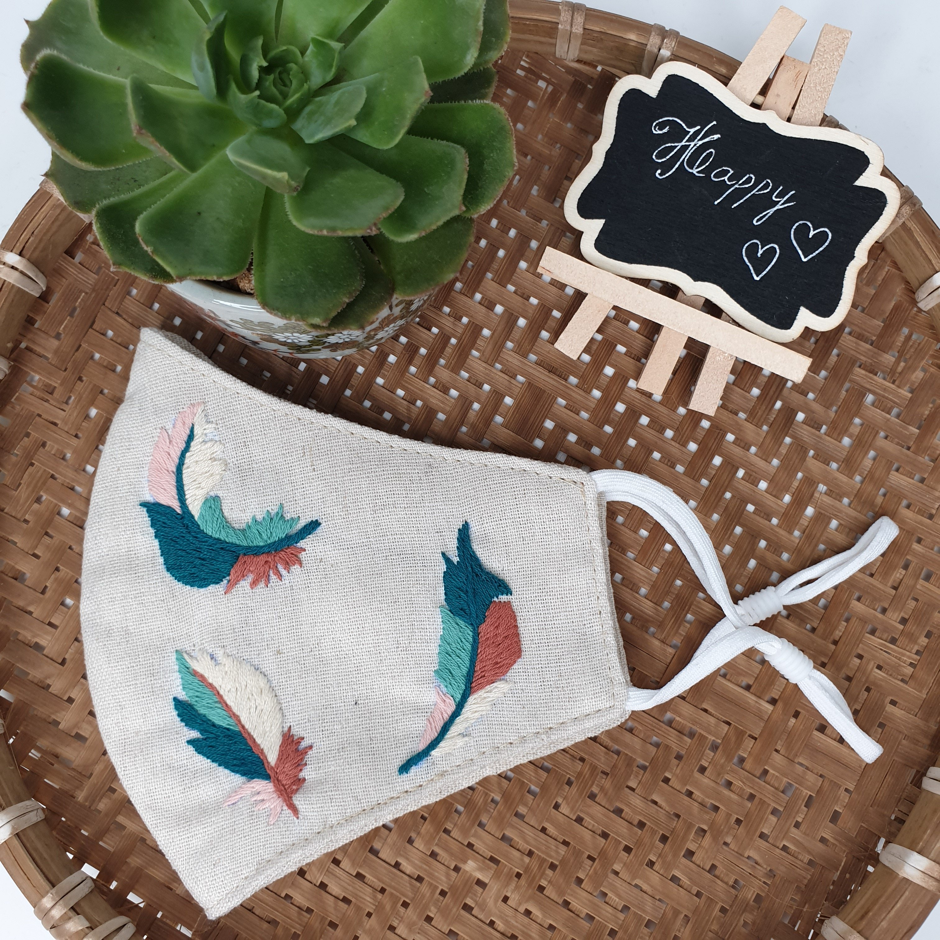 Khẩu trang thêu tay vải linen hình lông vũ JL180X