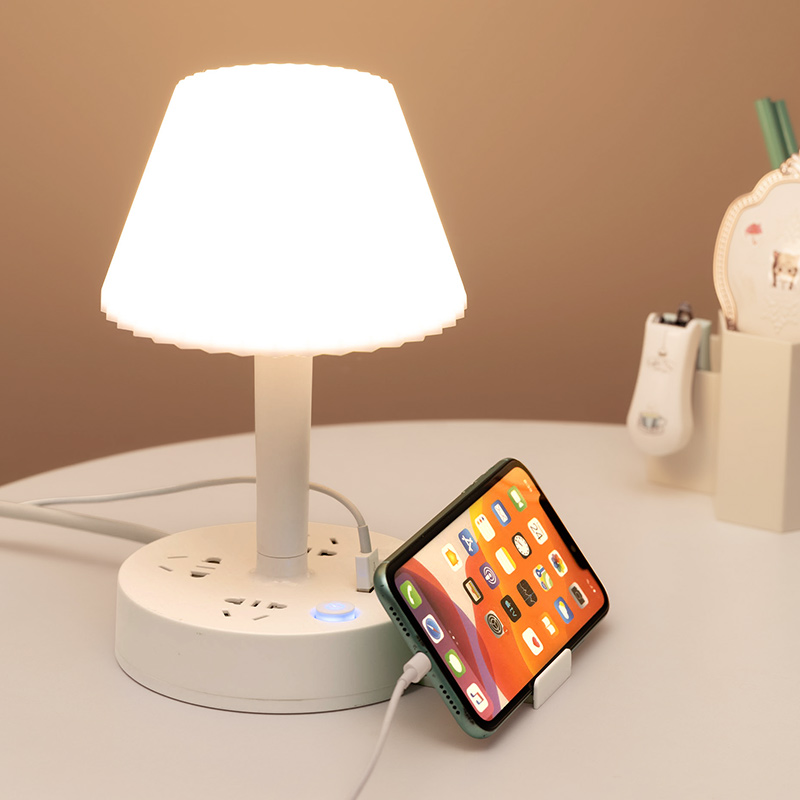 Đèn ngủ HUGAM có 3 ổ cắm điện công suất 2500w , 2 cổng sạc USB 5V/2A tặng kèm giá đỡ điện thoại