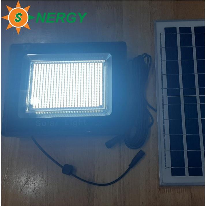 Đèn năng lượng mặt trời 200W