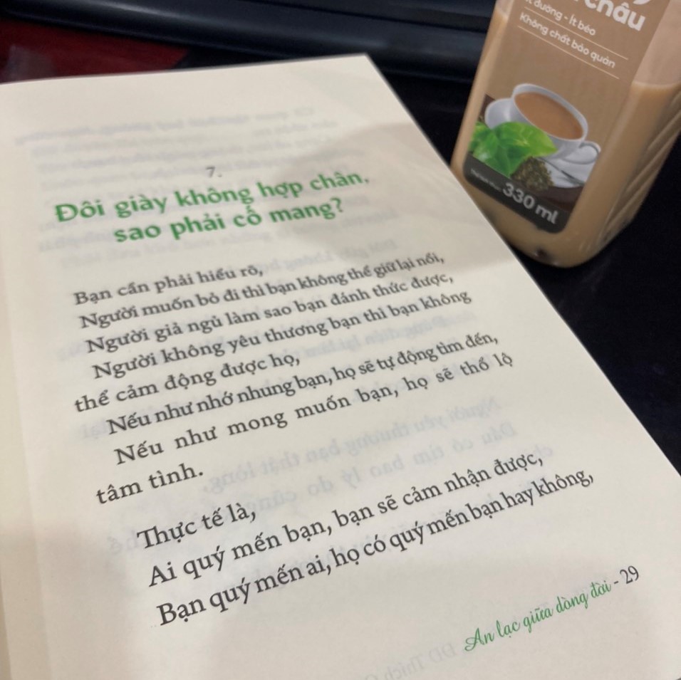 An Lạc Giữa Dòng Đời
