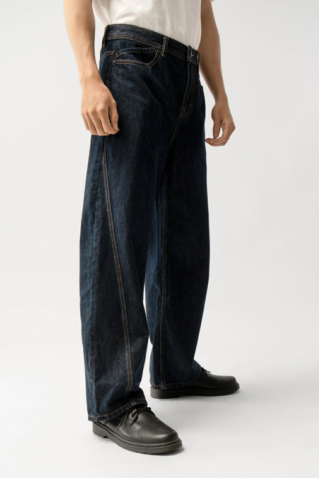 Quần Jean ROUTINE Nam Ống Đứng Diễu Thân Trơn Form Straight - 10F23DPA010R1 | LASTORE MENSWEAR