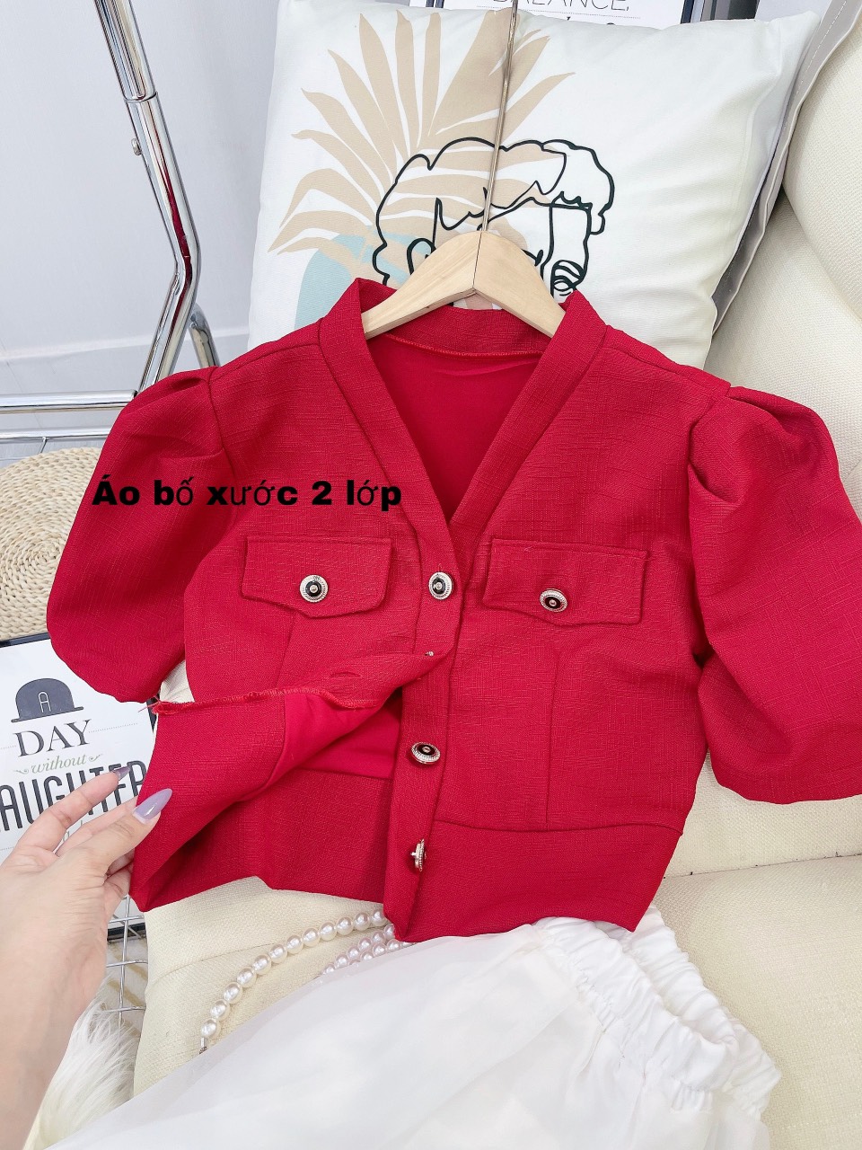 SET ÁO ĐỎ KẾT NÚT + CHÂN VÁY TƠ TRẮNG