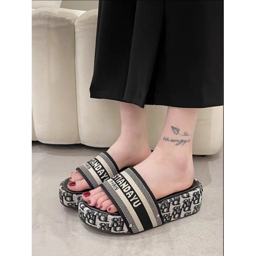 Dép Xuồng Nữ, Dép Đế Bánh Mì Mẫu Mới Cực HOT Quai Mềm Co Giãn Đế Nhẹ Họa Tiết Bọc Full Viền