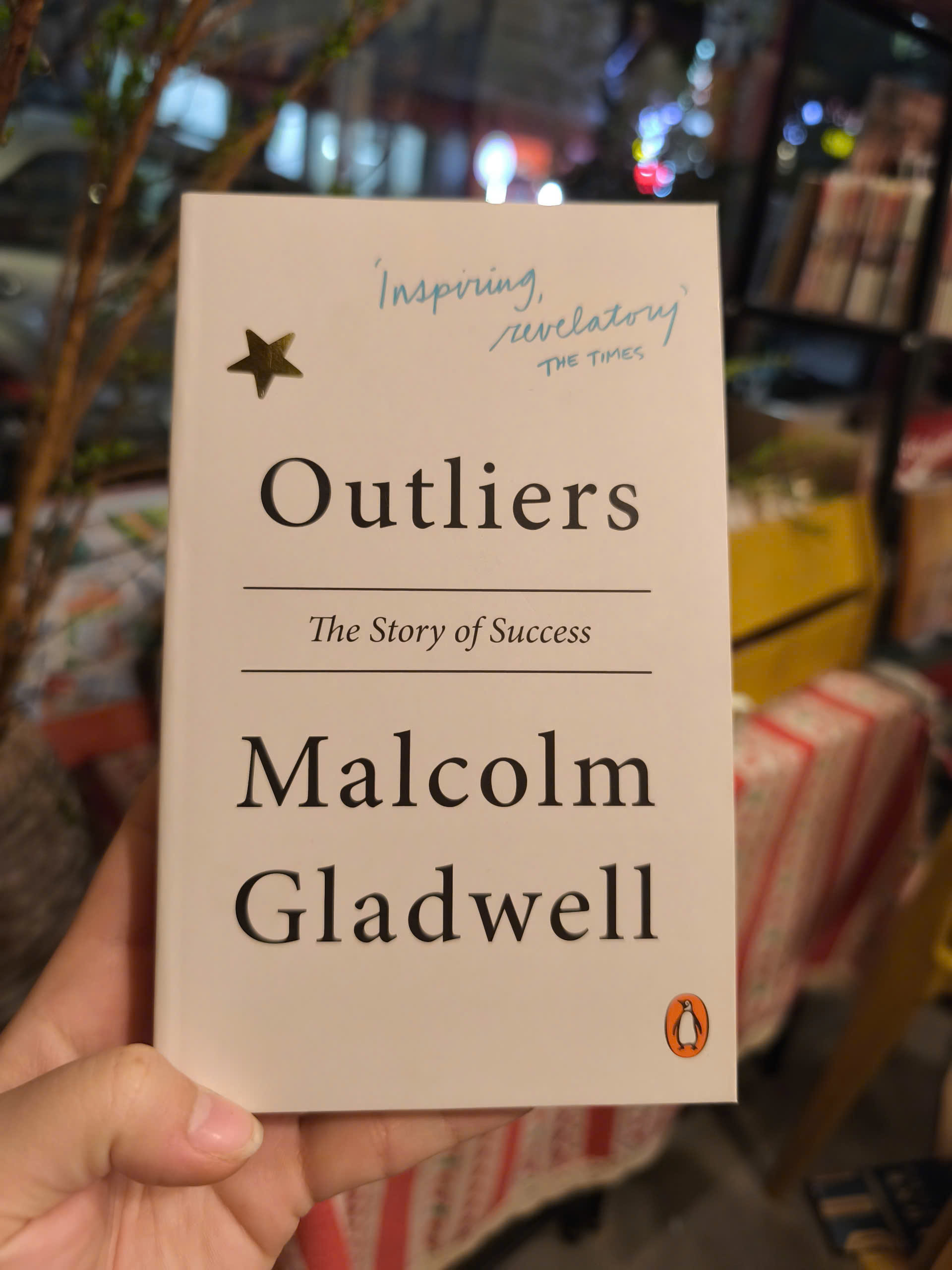 Sách - Outliers: The Story of Success by Malcolm Gladwell - Nonfiction| Psychology| Business