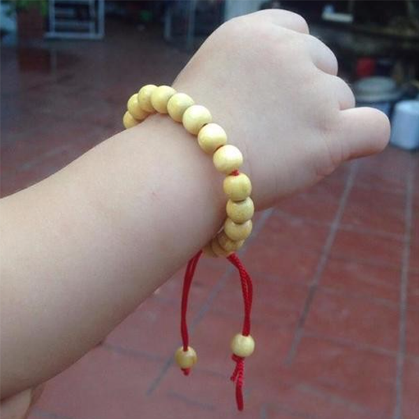 Vòng dâu tằm cho bé, giúp bé ngủ ngon, tránh gió, tránh giật mình khi ngủ, bảo vệ bé khi ra ngoài - an toàn tuyệt đối