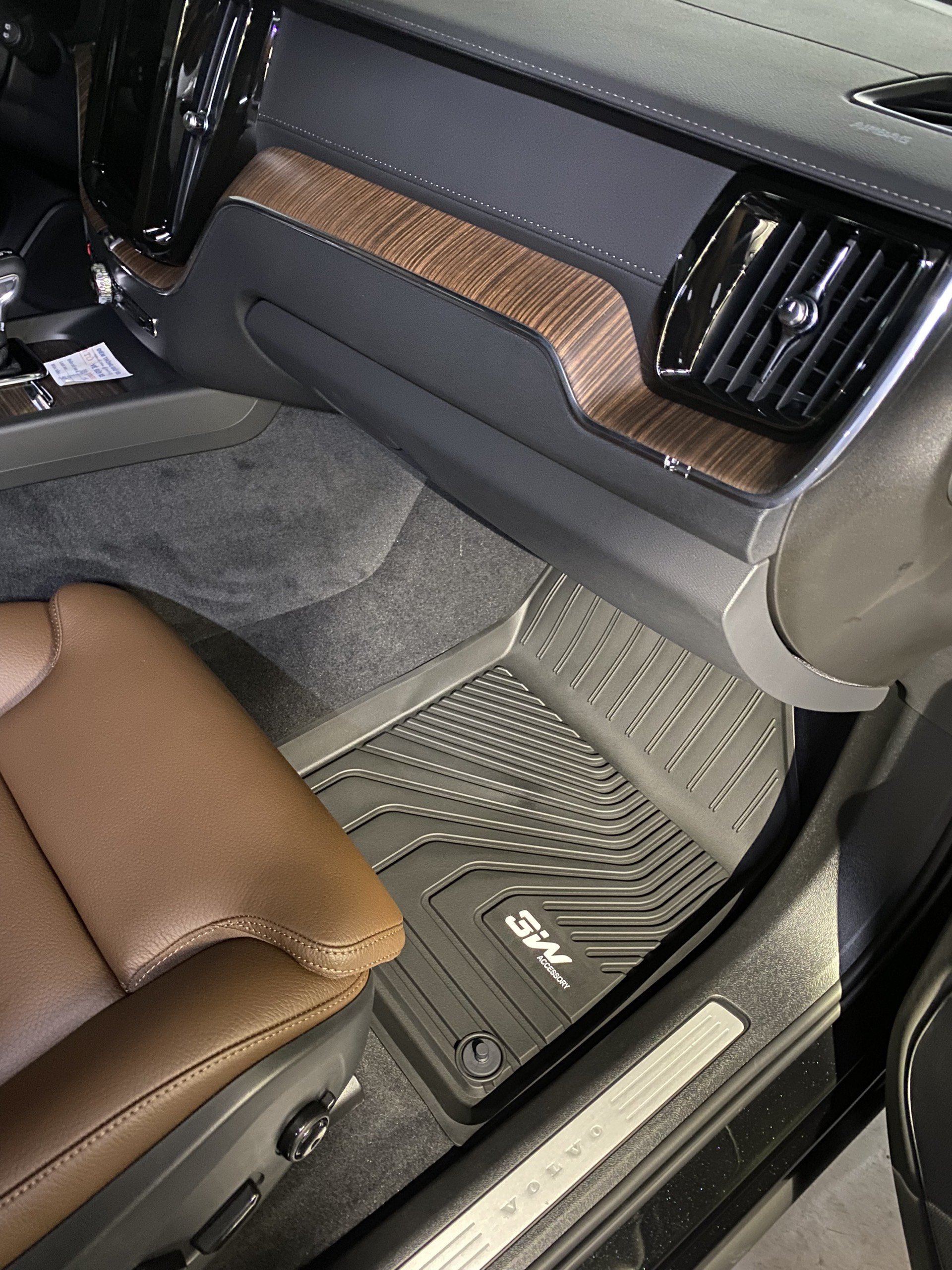 Thảm lót sàn xe ô tô Volvo XC60 2017- đến nay Nhãn hiệu Macsim 3W chất liệu nhựa TPE đúc khuôn cao cấp - màu đen