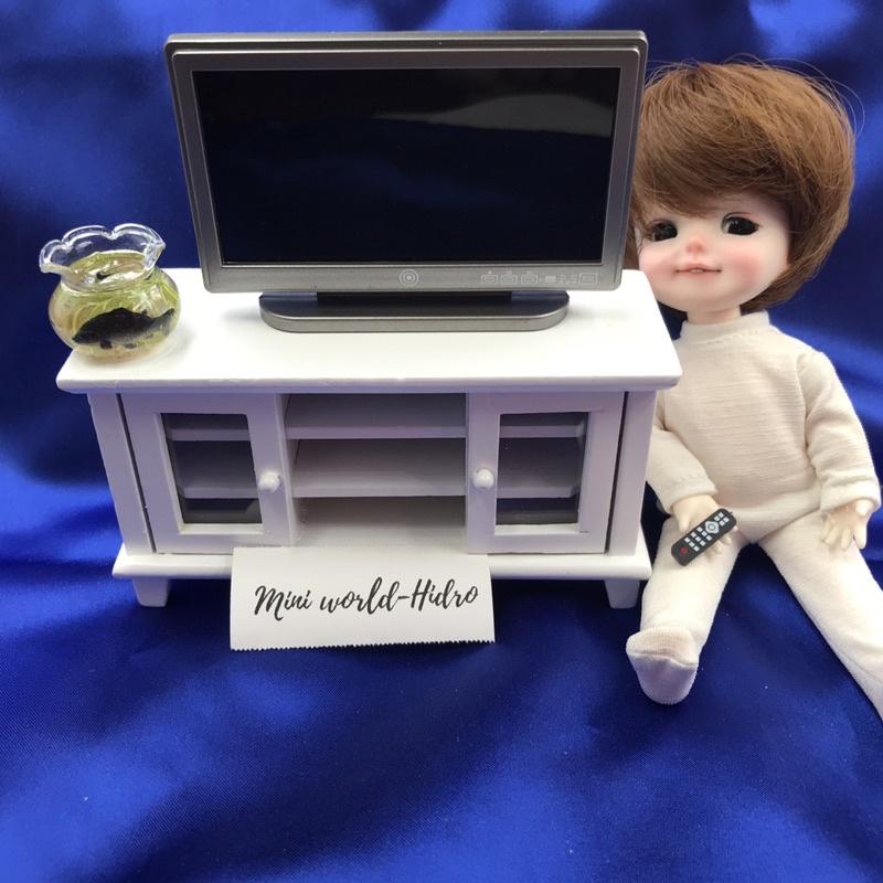 Mô hình kệ để ti vi bằng gỗ dùng cho trang tí nhà búp bê Barbie, BJD 1/8 mini tí hon miniature. Tủ gỗ để tv cho búp bê.
