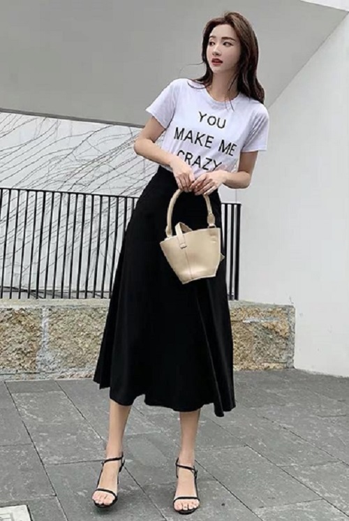 Chân váy xòe dáng dài lịch sự, duyên dáng