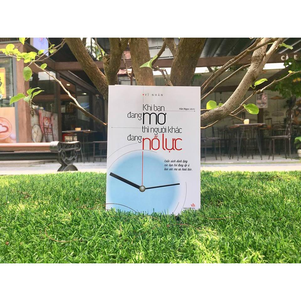 Sách: Combo Khi Bạn Đang Mơ + Những Bài Học Ko Có Nơi Giảng Đường + Hiện Thực Hóa Sự Nghiệp