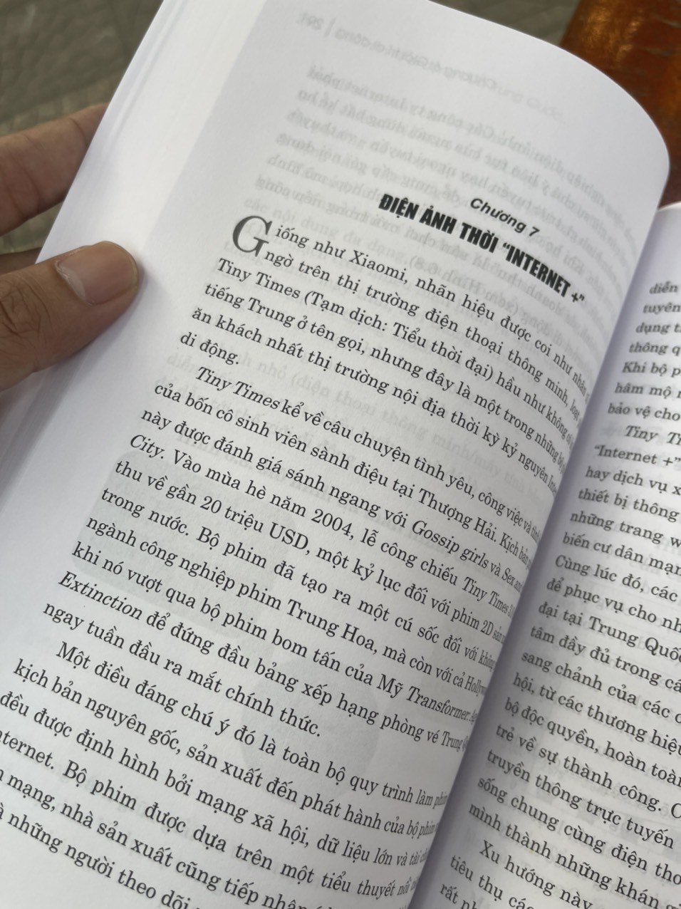 NỀN KINH TẾ DI ĐỘNG CỦA TRUNG QUỐC: Những cơ hội từ sự bùng nổ tiêu dùng thông tin lớn nhất và nhanh nhất - Winston Ma - NXB Chính trị Quốc gia Sự thật