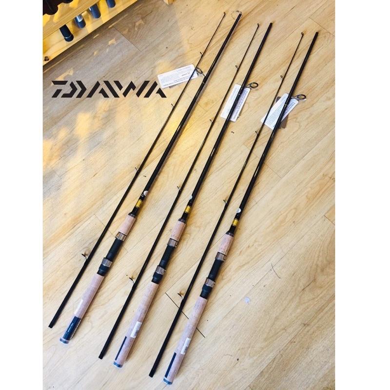 Cần câu lure DAIWA dài 2m1 đứng cần siêu khoẻ y hình