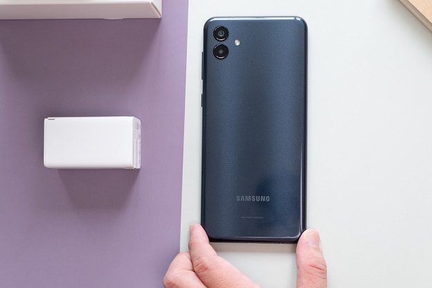 Galaxy A04 sở hữu vẻ bề ngoài khá hiện đại và tinh tế