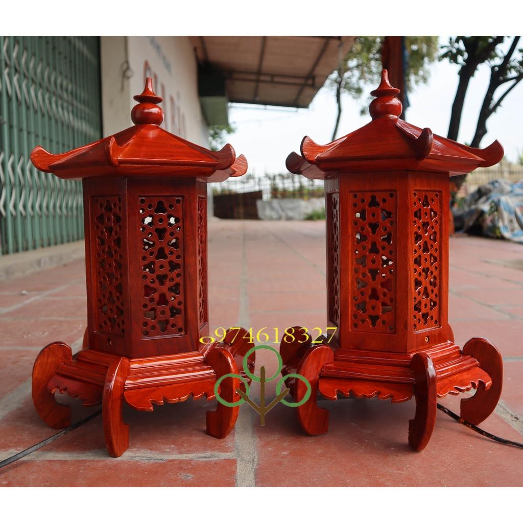 Cặp đèn thờ mái chùa để bàn gỗ hương vàng cao 41cm