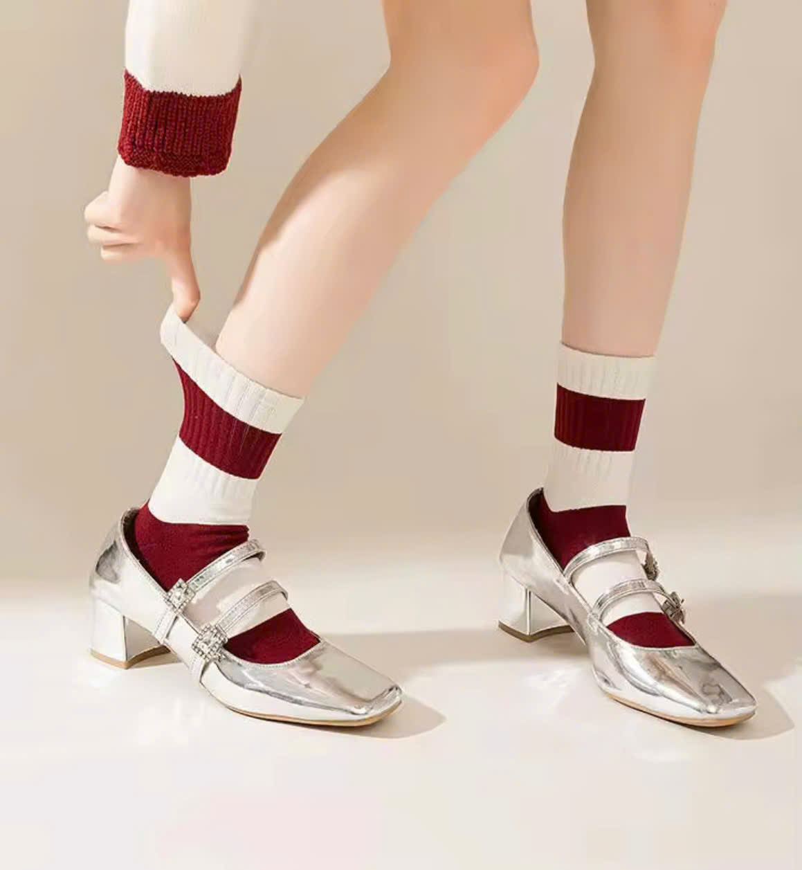 TẤT VỚ ĐỎ NAM NỮ THỜI TRANG SIÊU XINH DỄ THƯƠNG DÀNH CHO NỮ