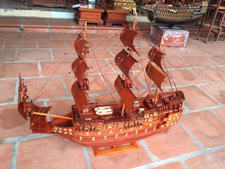 Thuyền mô hình gỗ Hương phong thủy mang lại may mắn dài 60cm