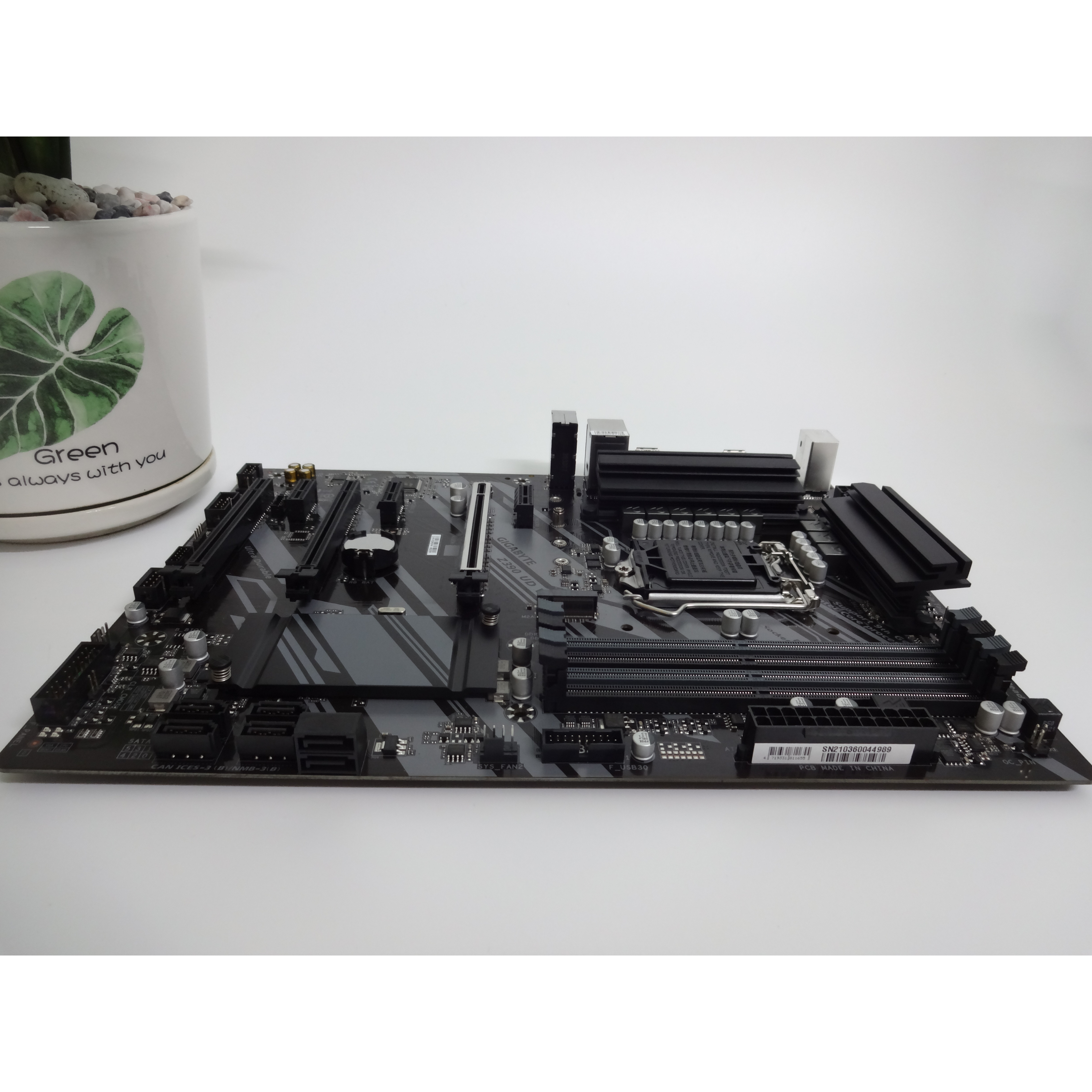 Mainboard GIGABYTE Z390 UD (Intel Z390, Socket 1151, ATX, 4 khe RAM DDR4)- Hàng chính hãng