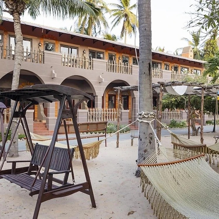 Le Viva Resort 4* Mũi Né - Buffet Sáng, Hồ Bơi Lớn, Bãi Biển Riêng, Ngay Trung Tâm Huỳnh Thúc Kháng, Thuận Tiện Tham Quan