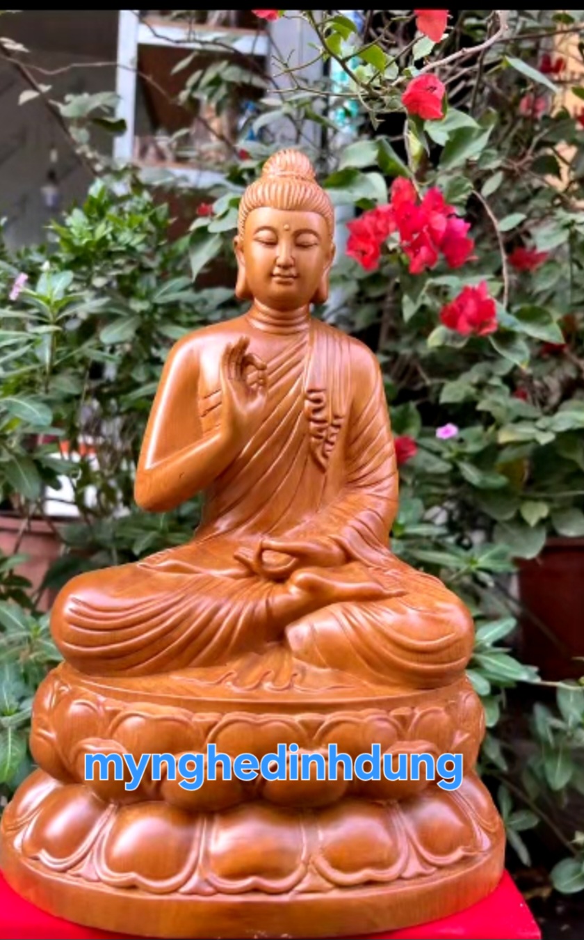 Tượng phật thích ca mẫu ni bằng gỗ bách xanh thơm núc cao 15x10x8cm