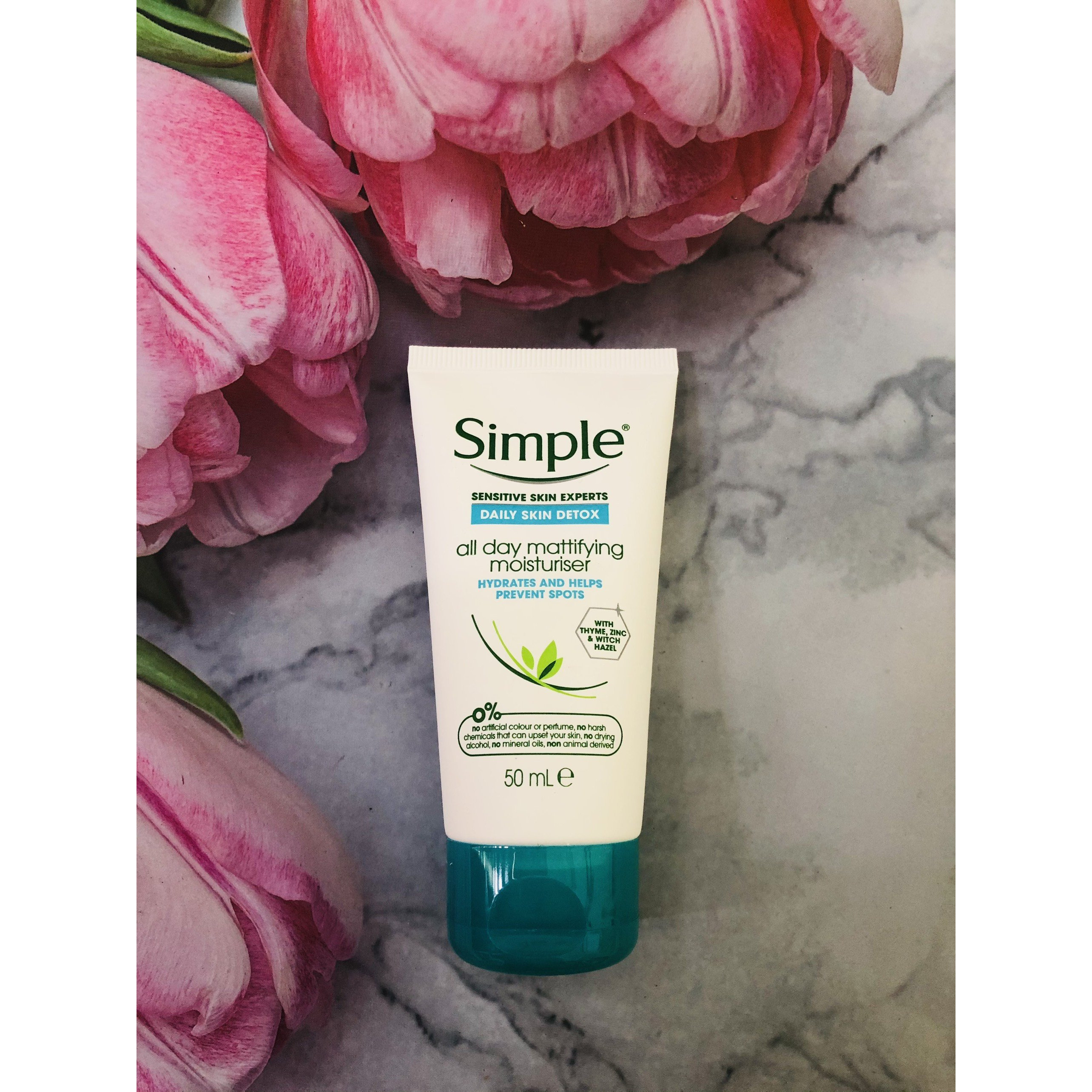 Kem dưỡng da dầu Simple Daily Skin Detox All Day Mattifying Moisturiser - 50ml