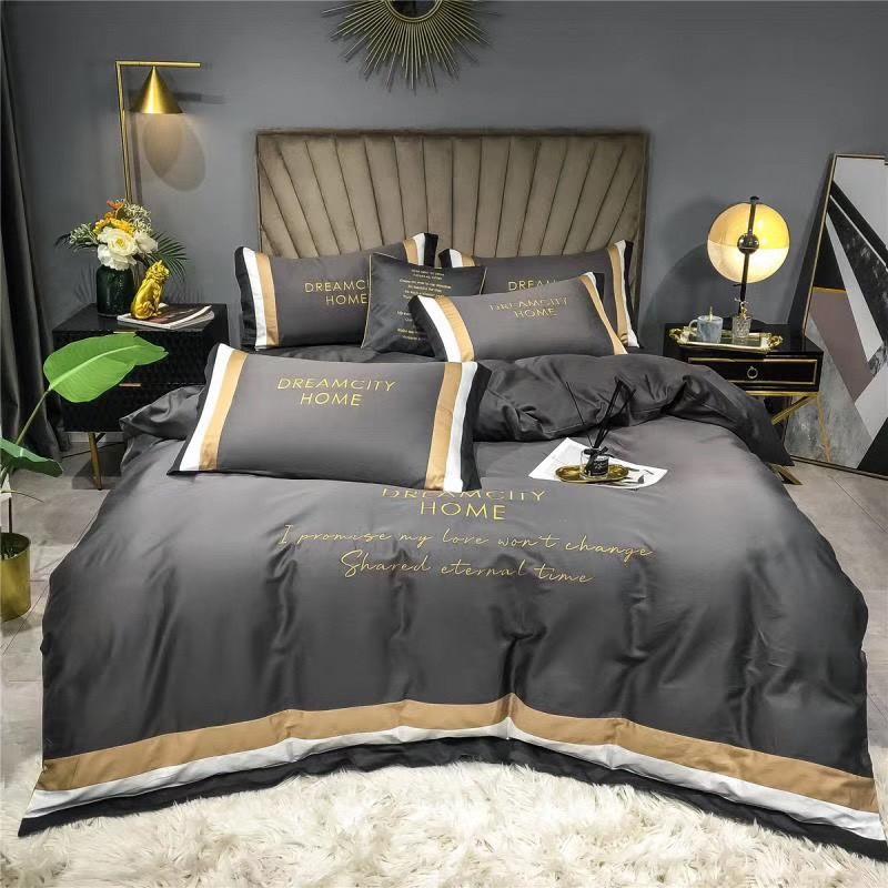 Bộ chăn ga gối lụa Dreamhome city cao cấp,gồm 1 vỏ chăn 1 ga 2 vỏ gối nằm-đỏ kẻ nhỏ