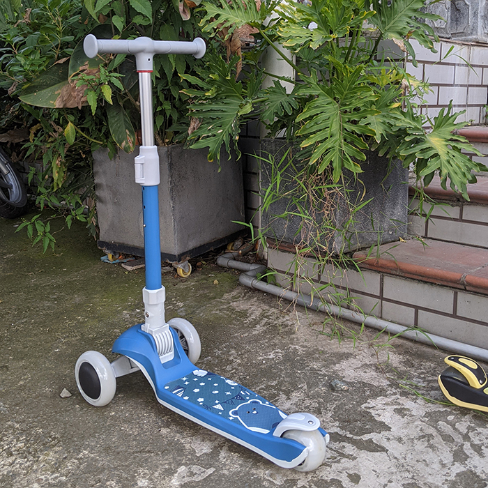 Xe trượt cho bé Scooter 3 bánh sáng đèn HD-MT01