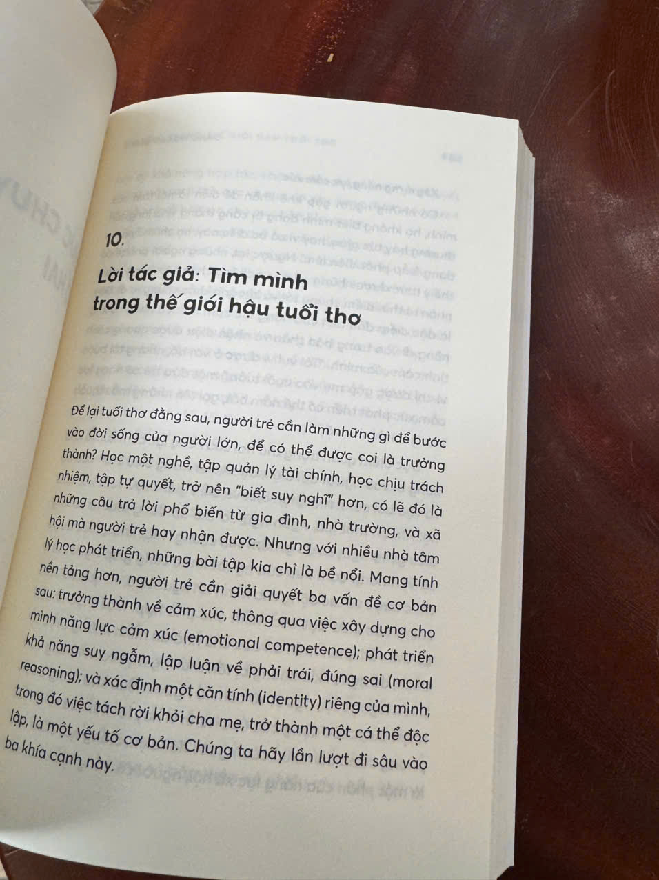 TÌM MÌNH TRONG THẾ GIỚI HẬU TUỔI THƠ - Đặng Hoàng Giang – Thiện Tri Thức