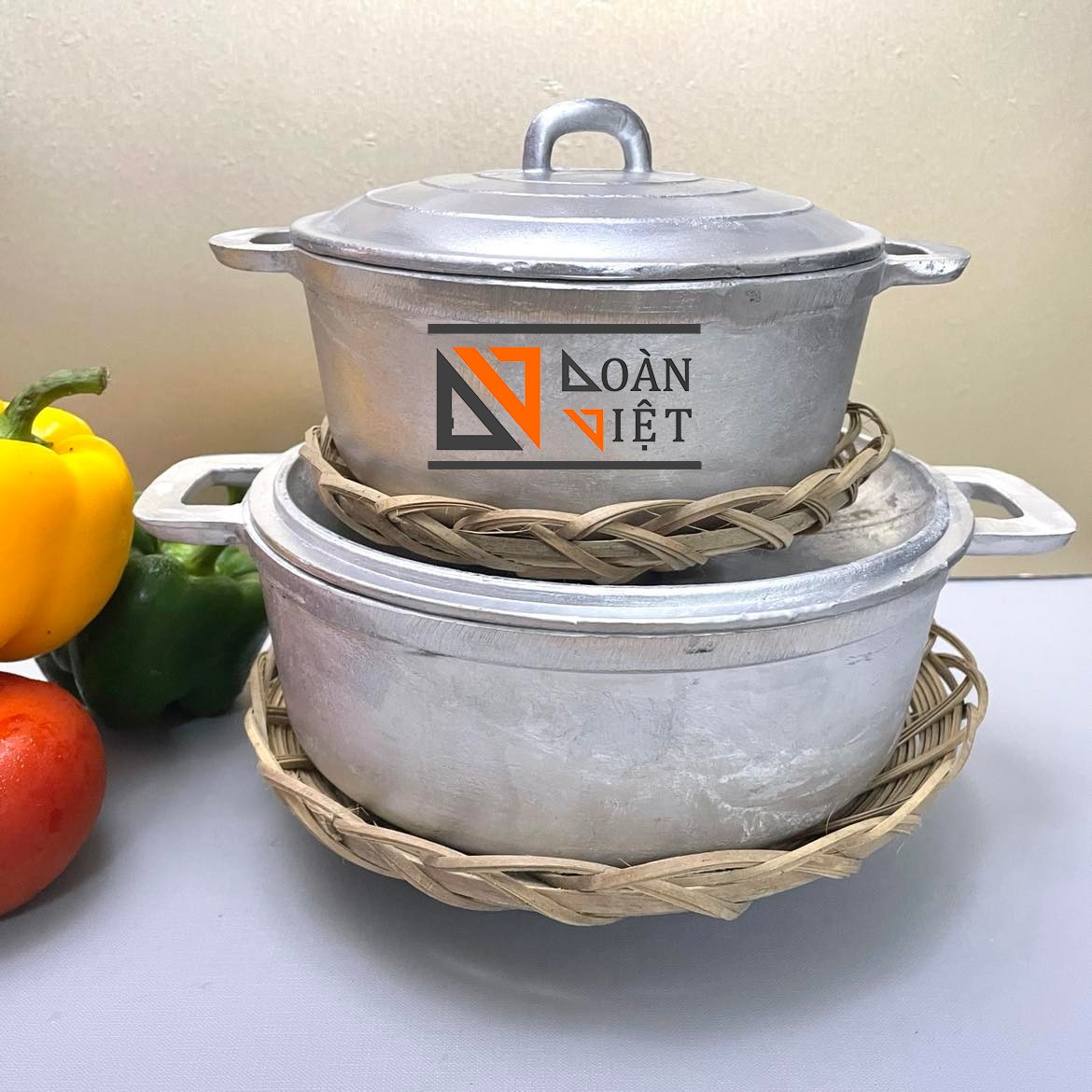 [ +Rế Tre] Nồi Gang Nấu Cơm Siêu Ngon Đúc Nguyên Khối 22cm . Nồi đúc thủ công được xử lý bóng đẹp