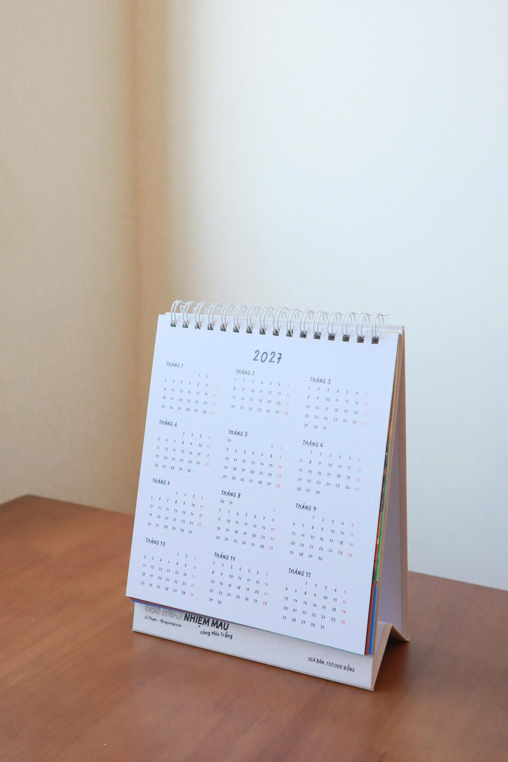 LỊCH BÀN: 365 NGÀY NHIỆM MẦU CÙNG MÈO TRẮNG – 2026 – Du Bút