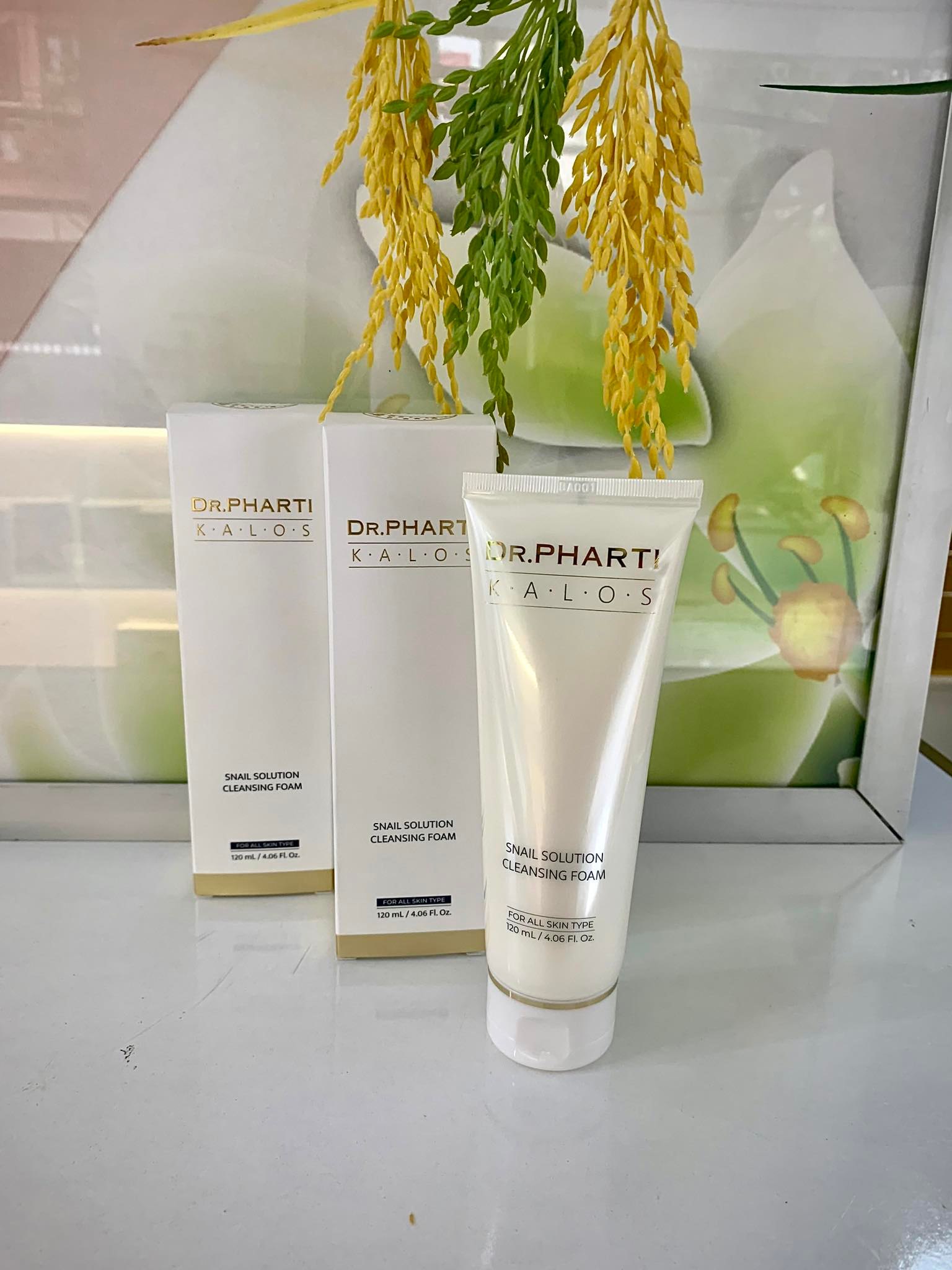 Sữa rửa mặt Dr.PHARTI - Snail Solution Cleansing Foam